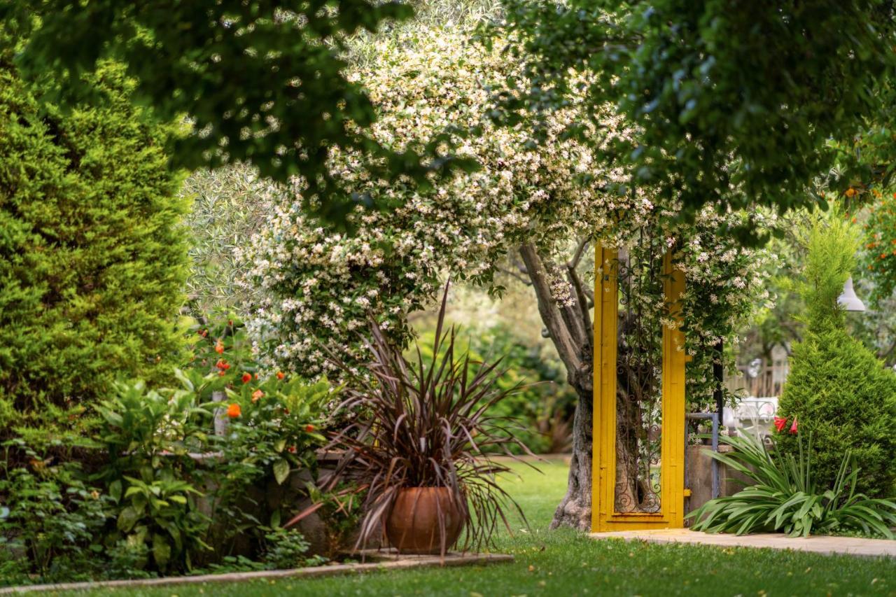 موتيل كيتشوكويو Gurel Garden House المظهر الخارجي الصورة
